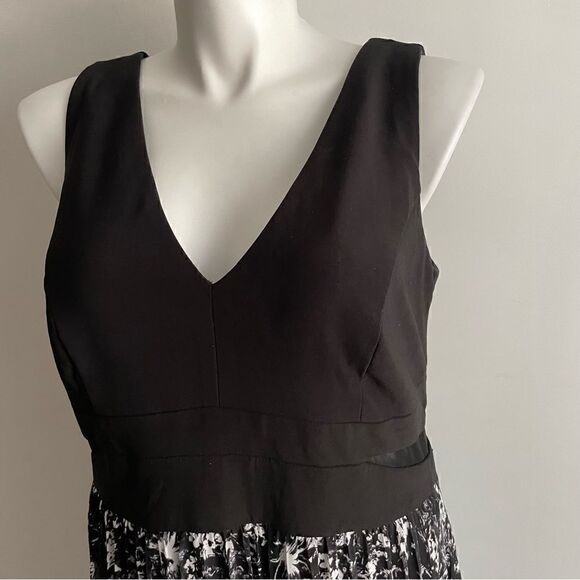 NWT Xscape Maxi Gown, Size 16W - Picture 3 of 10